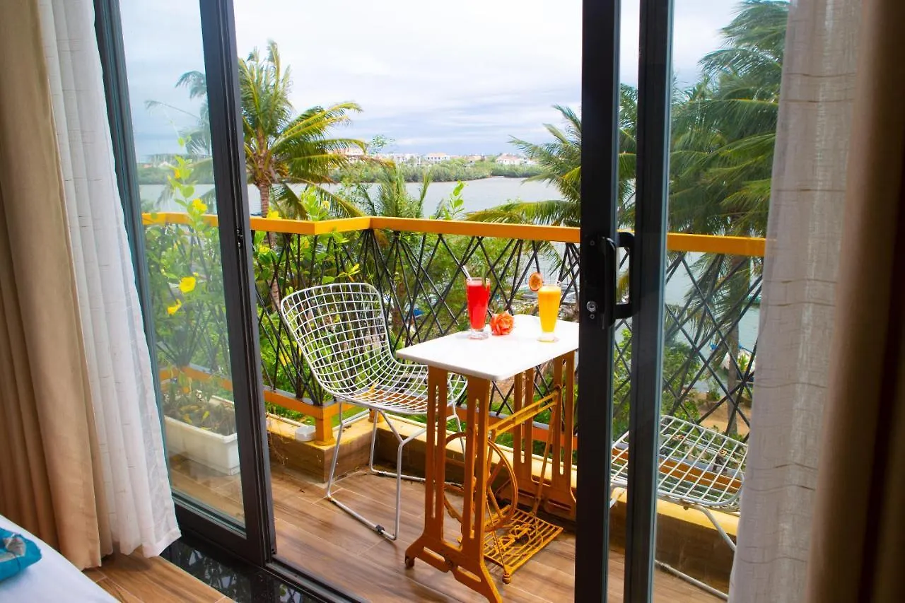 Coral Riverside Homestay & Hostel Χόι Αν Βιετνάμ